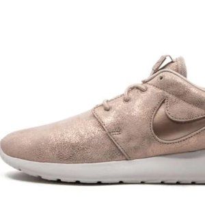 Nike Wmns Roshe One PRM Shoes - Size 9W Gorgeous!